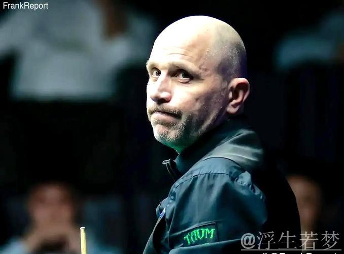 袁思俊喊话全场为巩晨智加油,“再来两杆”掀起欢声笑语! 袁思俊喊话全场为巩晨智加油,“再来两杆”掀起欢声笑语!